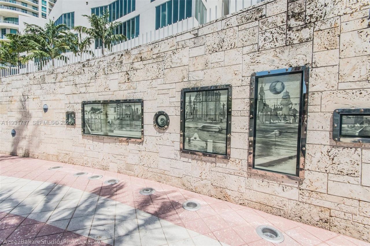 335 S Biscayne Blvd , Unit 2710, Miami, FL 33131 Photo