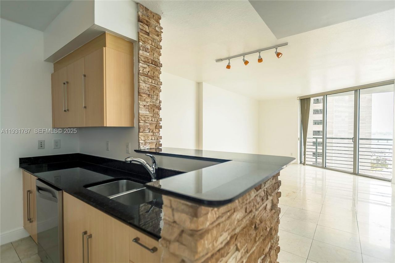 335 S Biscayne Blvd , Unit 2710, Miami, FL 33131 Photo