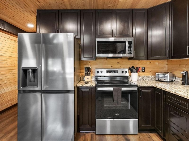 12089 Cantwell Cliffs Road, Rockbridge, OH 43149 Photo 18