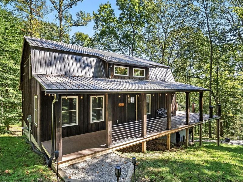 12089 Cantwell Cliffs Road, Rockbridge, OH 43149 Photo 3