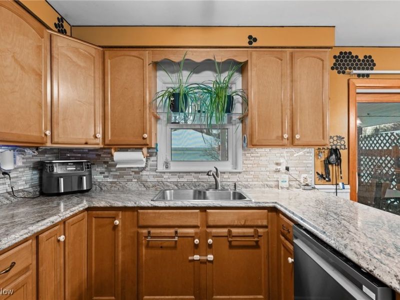 866 Elmwood Avenue, Wickliffe, OH 44092 Photo 10