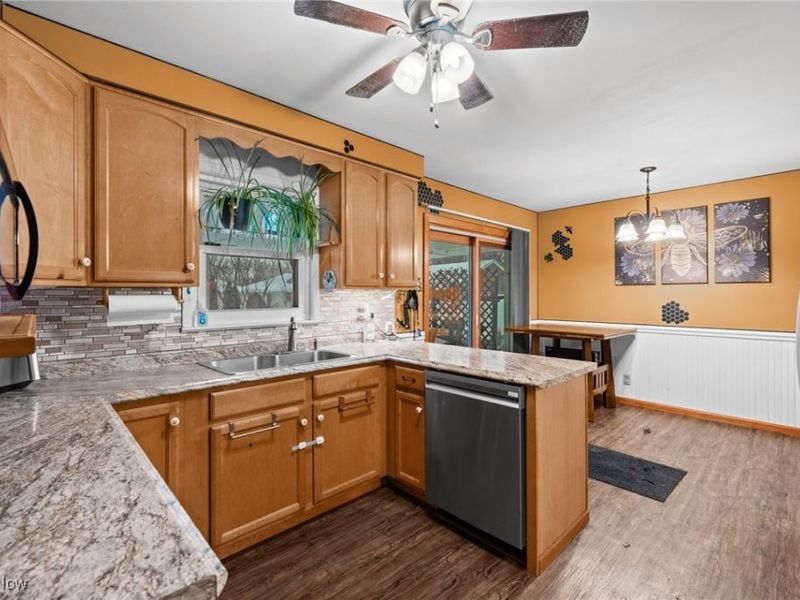 866 Elmwood Avenue, Wickliffe, OH 44092 Photo 11