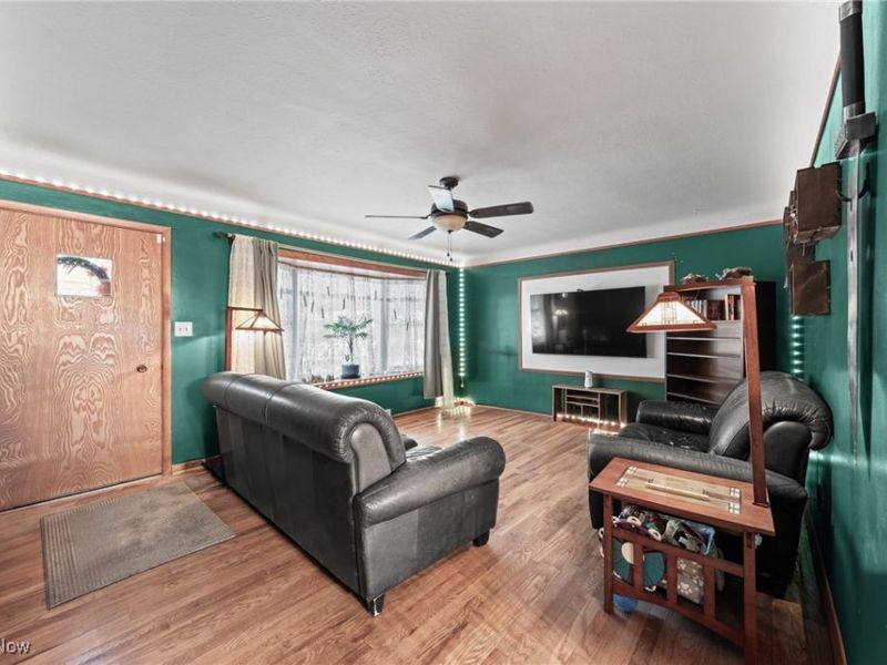 866 Elmwood Avenue, Wickliffe, OH 44092 Photo 3