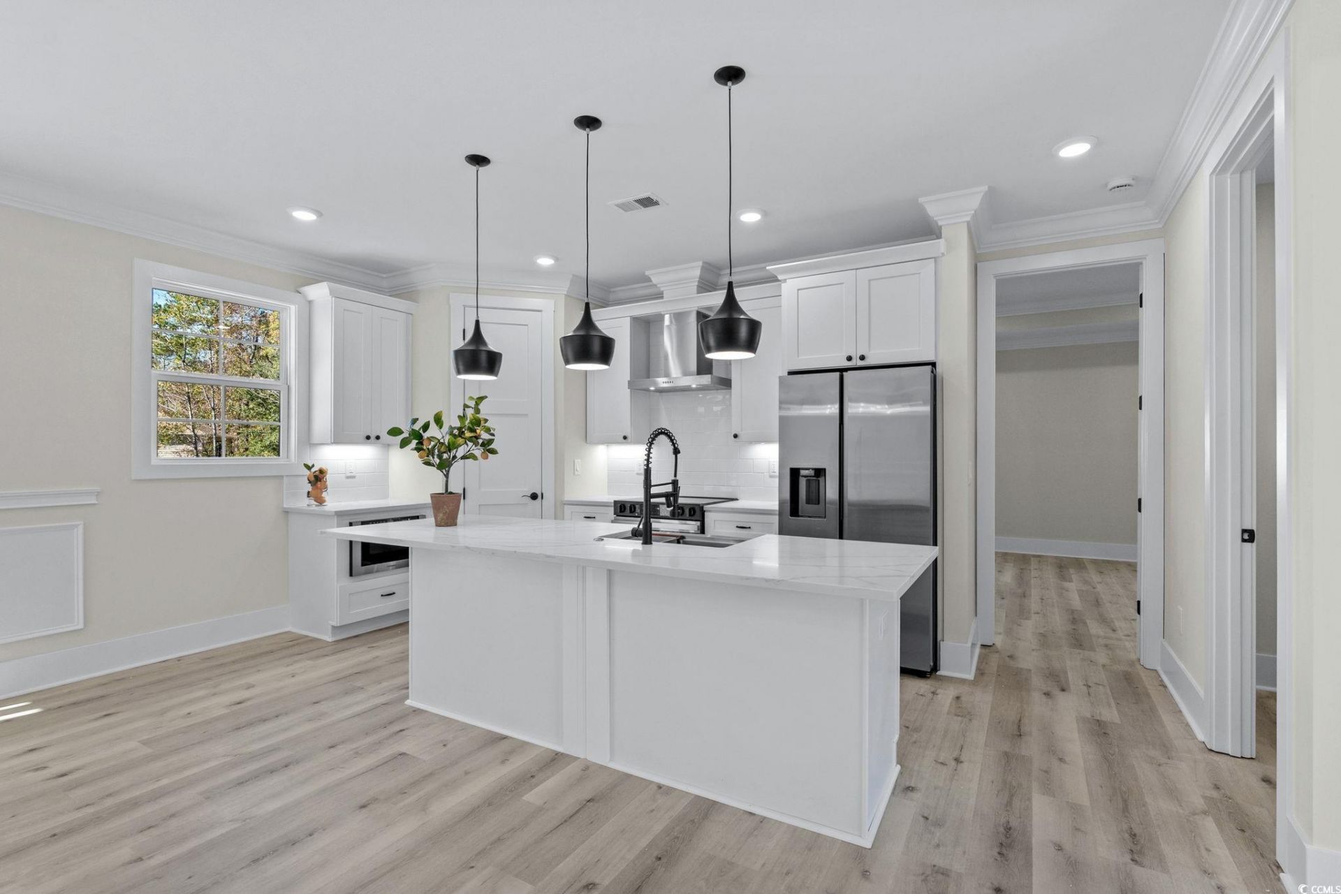 1418 Hyman Ln. Photo 3