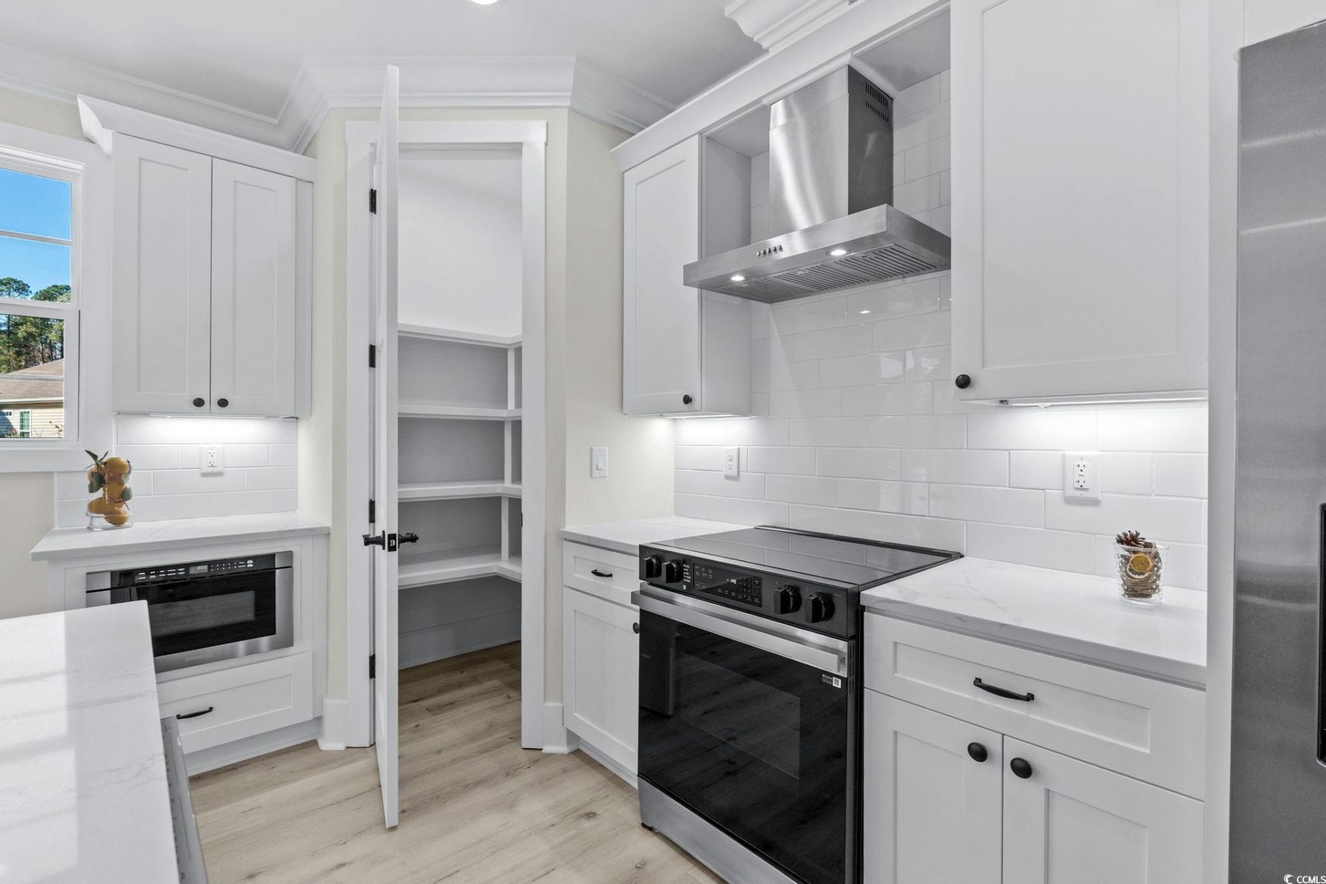 1418 Hyman Ln. Photo 5