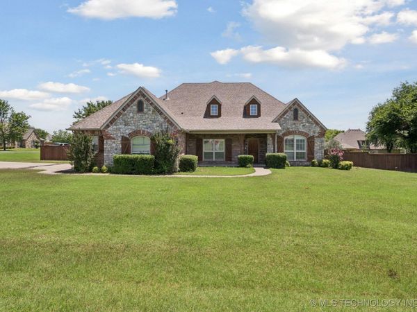 8483 N 68th East Avenue, Owasso, OK 74055