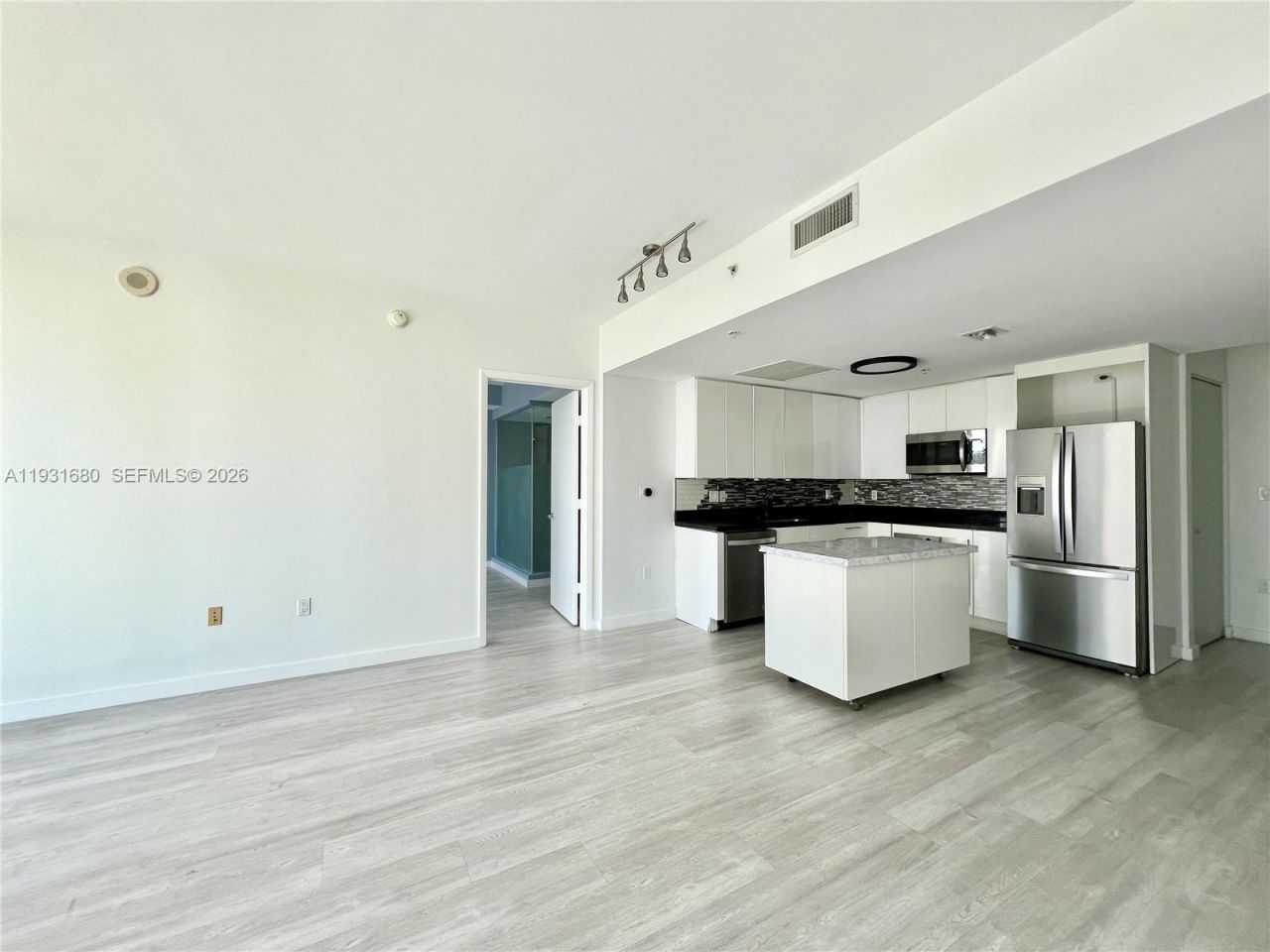 92 SW 3rd St, Unit 1503, Miami, FL 33130 Photo