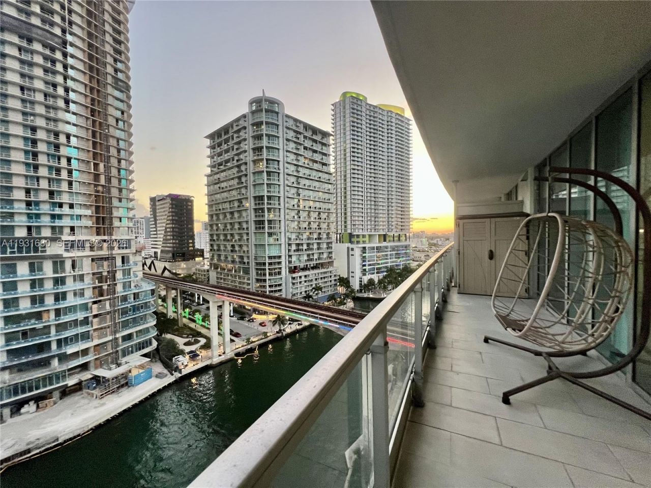 92 SW 3rd St, Unit 1503, Miami, FL 33130 Photo