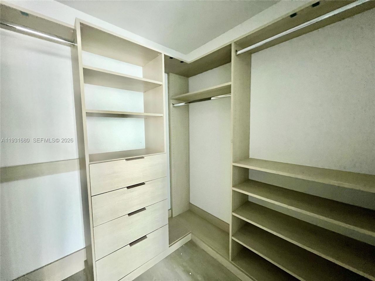 92 SW 3rd St, Unit 1503, Miami, FL 33130 Photo