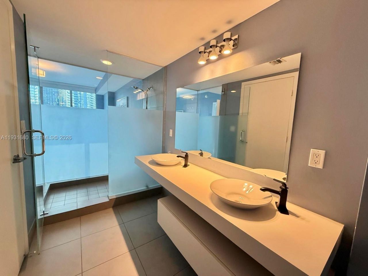 92 SW 3rd St, Unit 1503, Miami, FL 33130 Photo