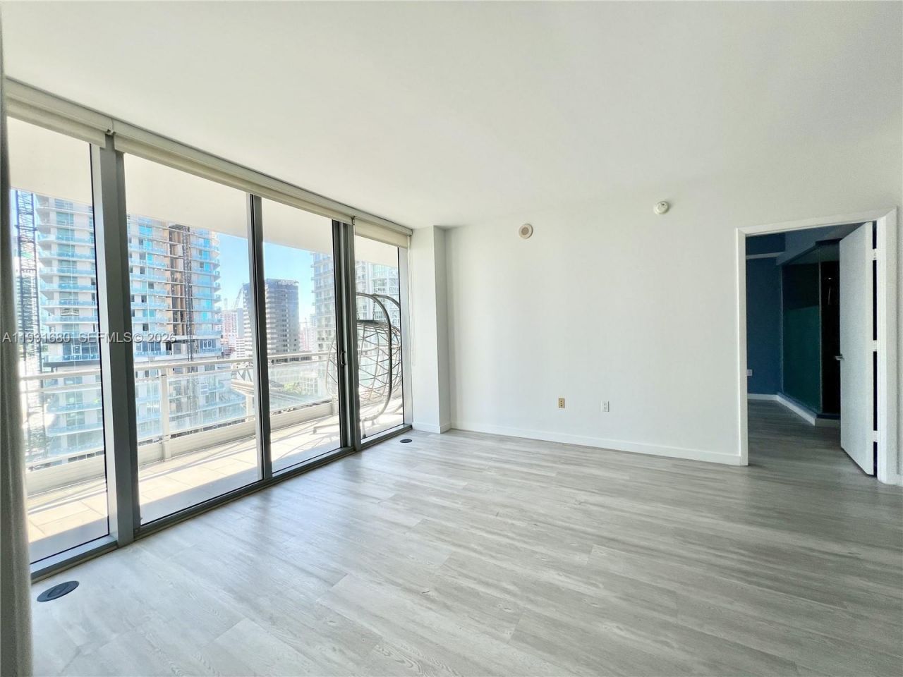 92 SW 3rd St, Unit 1503, Miami, FL 33130 Photo