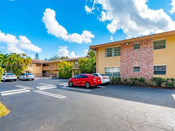 8704 NW 35th St , Coral Springs, FL 33065