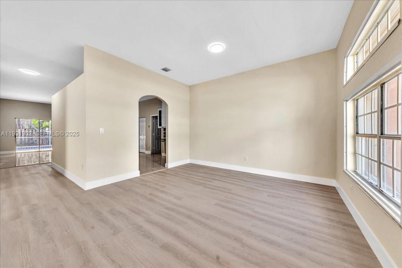 17062 NW 16th St, Pembroke Pines, FL 33028 Photo