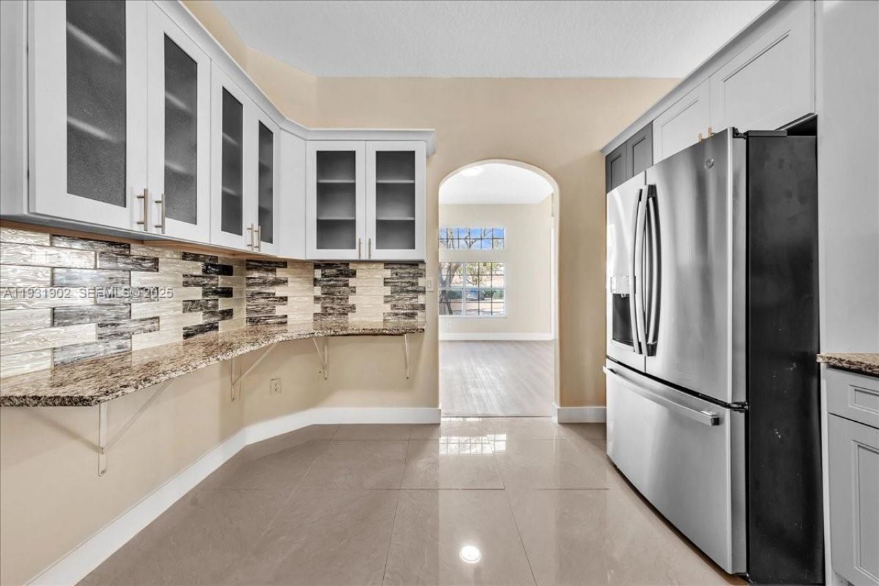 17062 NW 16th St, Pembroke Pines, FL 33028 Photo