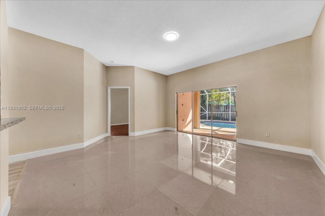 17062 NW 16th St, Pembroke Pines, FL 33028 Photo