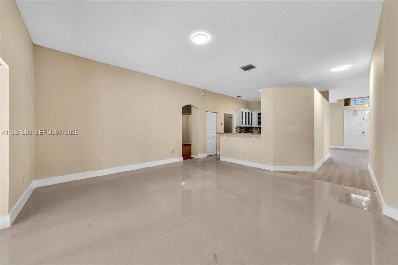 17062 NW 16th St, Pembroke Pines, FL 33028 Photo