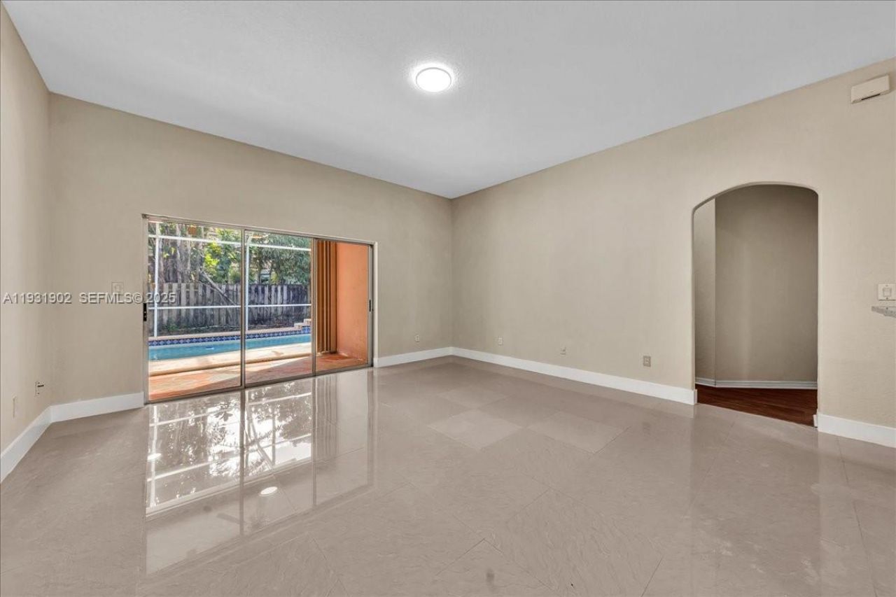 17062 NW 16th St, Pembroke Pines, FL 33028 Photo