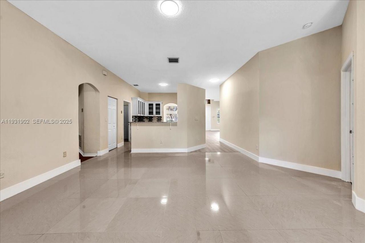 17062 NW 16th St, Pembroke Pines, FL 33028 Photo