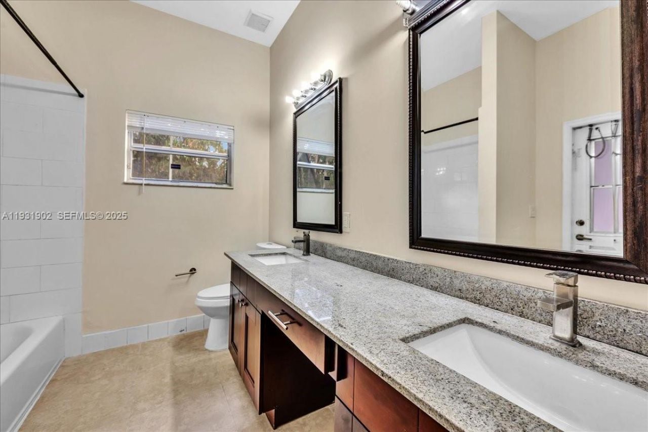 17062 NW 16th St, Pembroke Pines, FL 33028 Photo