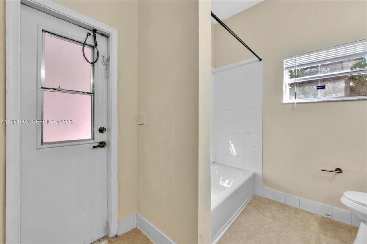 17062 NW 16th St, Pembroke Pines, FL 33028 Photo