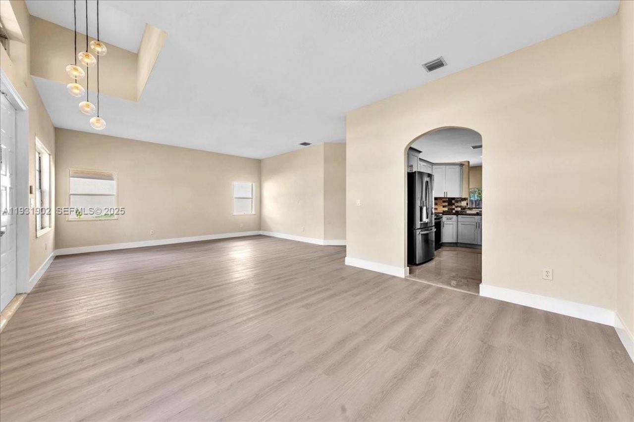 17062 NW 16th St, Pembroke Pines, FL 33028 Photo