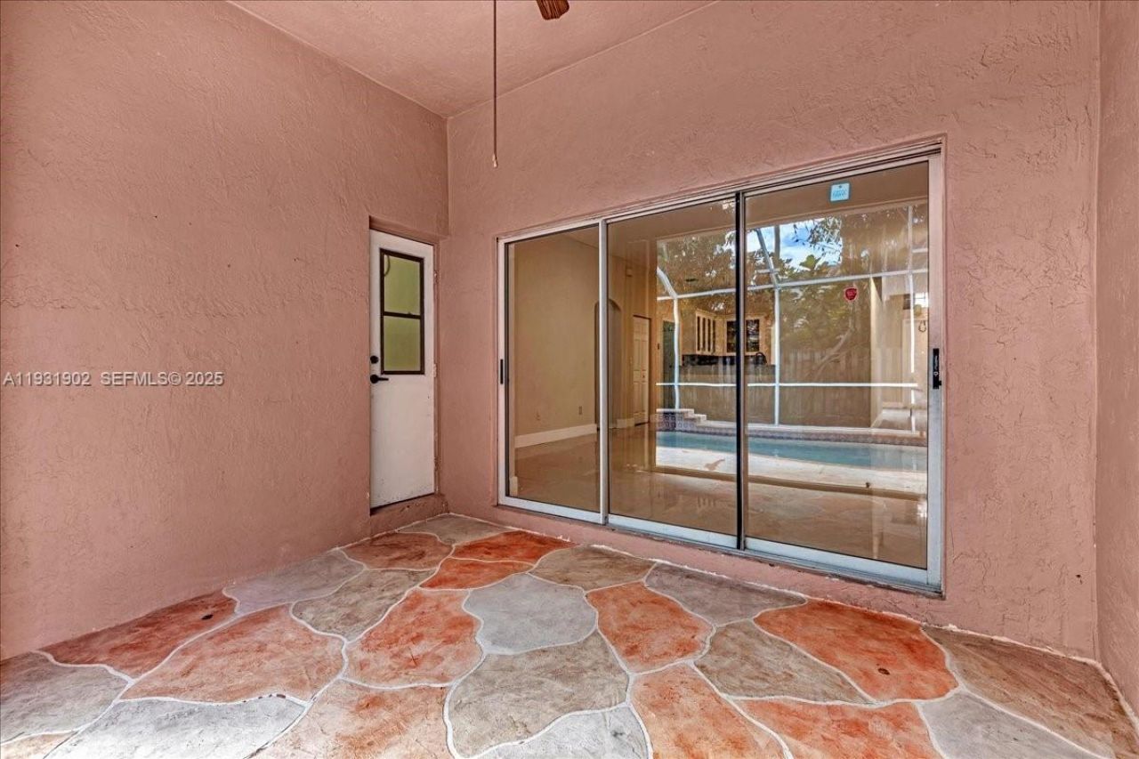 17062 NW 16th St, Pembroke Pines, FL 33028 Photo