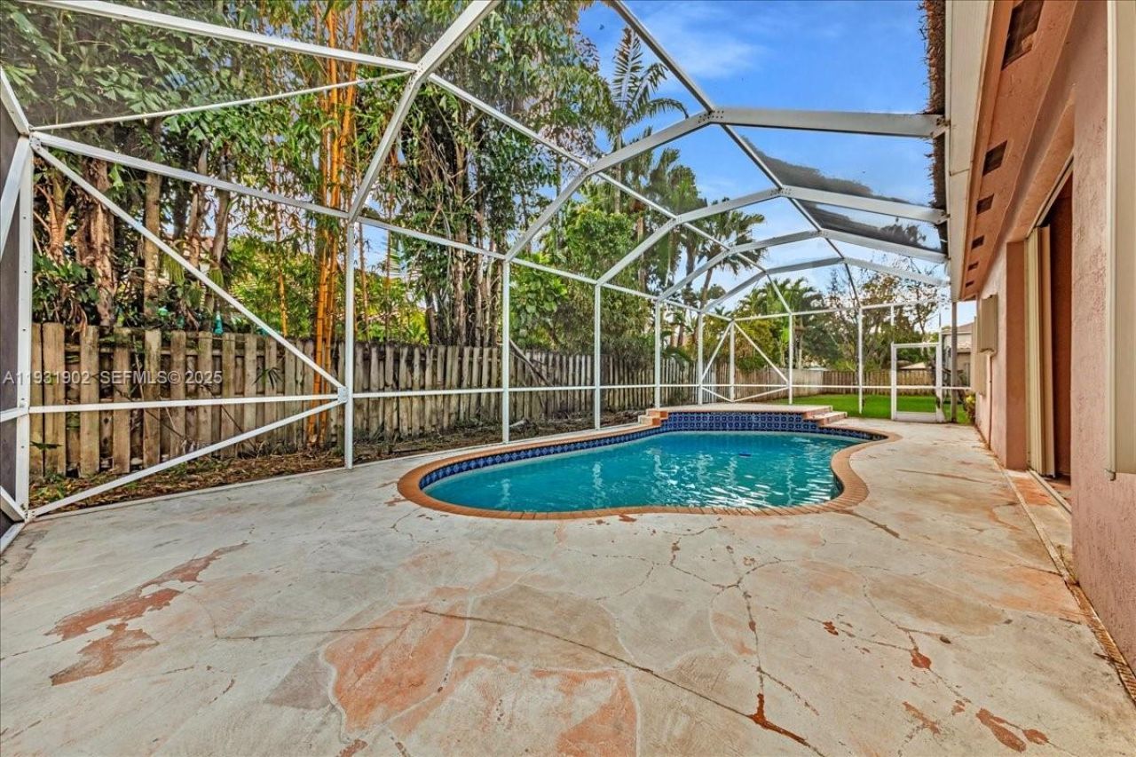 17062 NW 16th St, Pembroke Pines, FL 33028 Photo