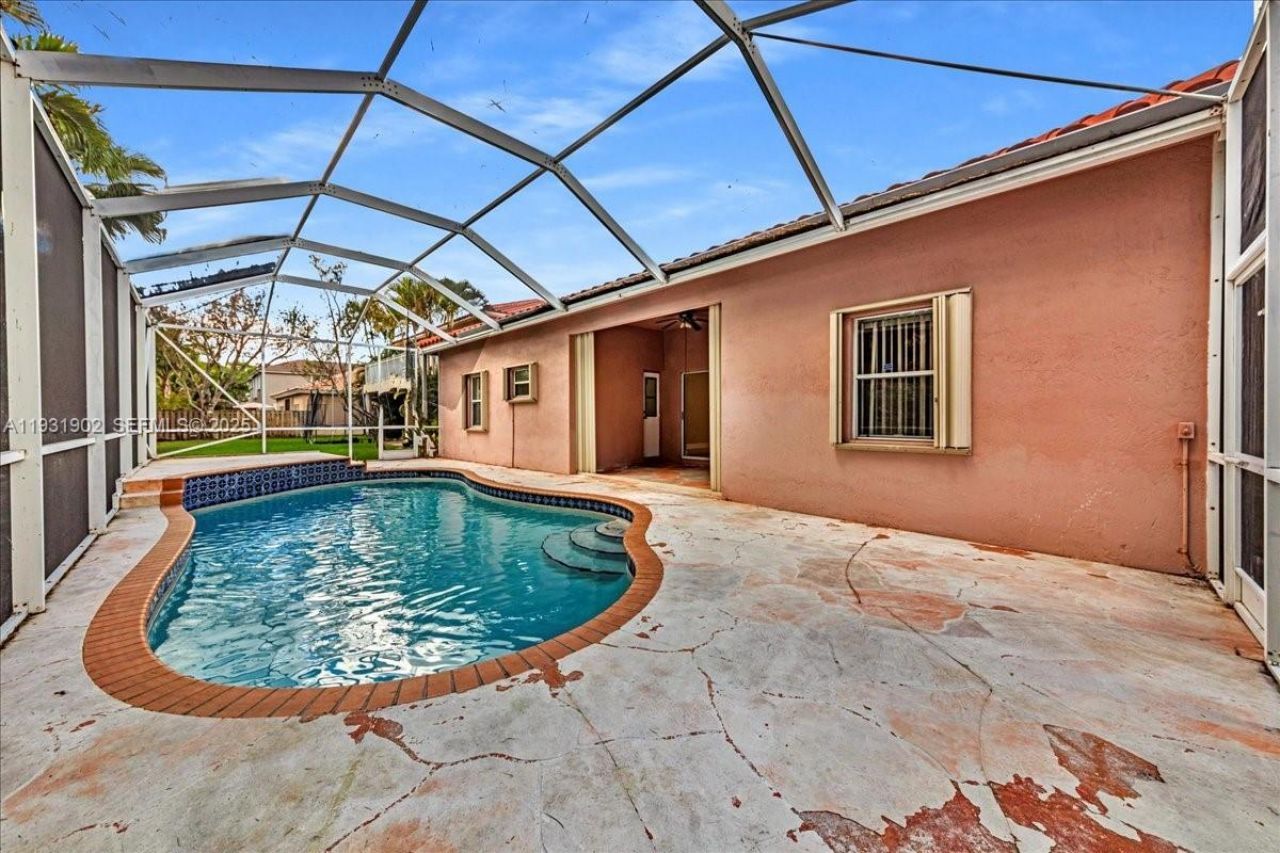 17062 NW 16th St, Pembroke Pines, FL 33028 Photo