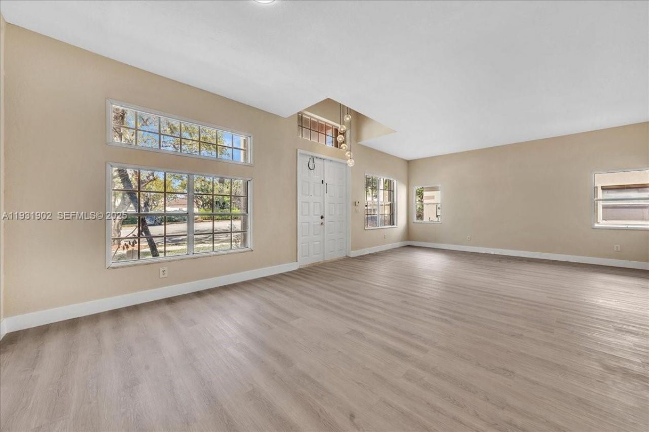 17062 NW 16th St, Pembroke Pines, FL 33028 Photo