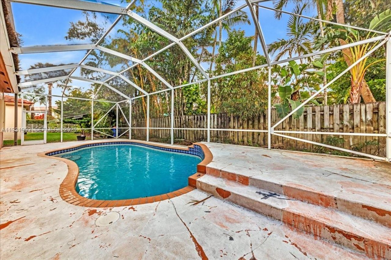 17062 NW 16th St, Pembroke Pines, FL 33028 Photo