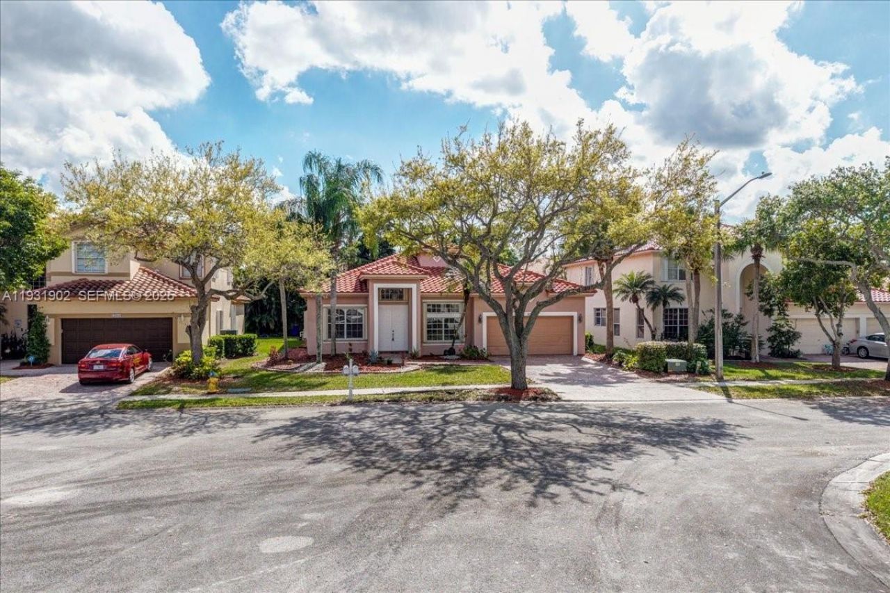 17062 NW 16th St, Pembroke Pines, FL 33028 Photo