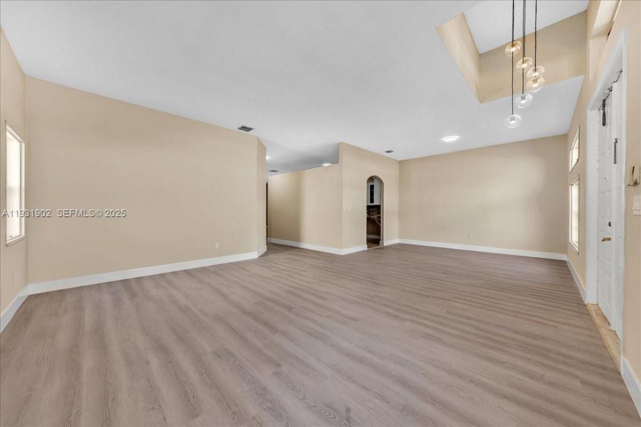 17062 NW 16th St, Pembroke Pines, FL 33028 Photo