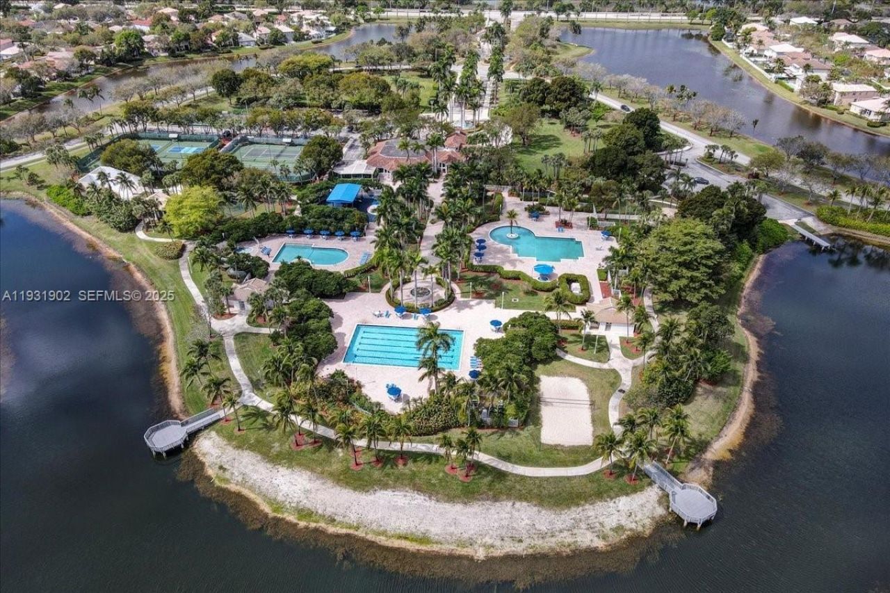 17062 NW 16th St, Pembroke Pines, FL 33028 Photo