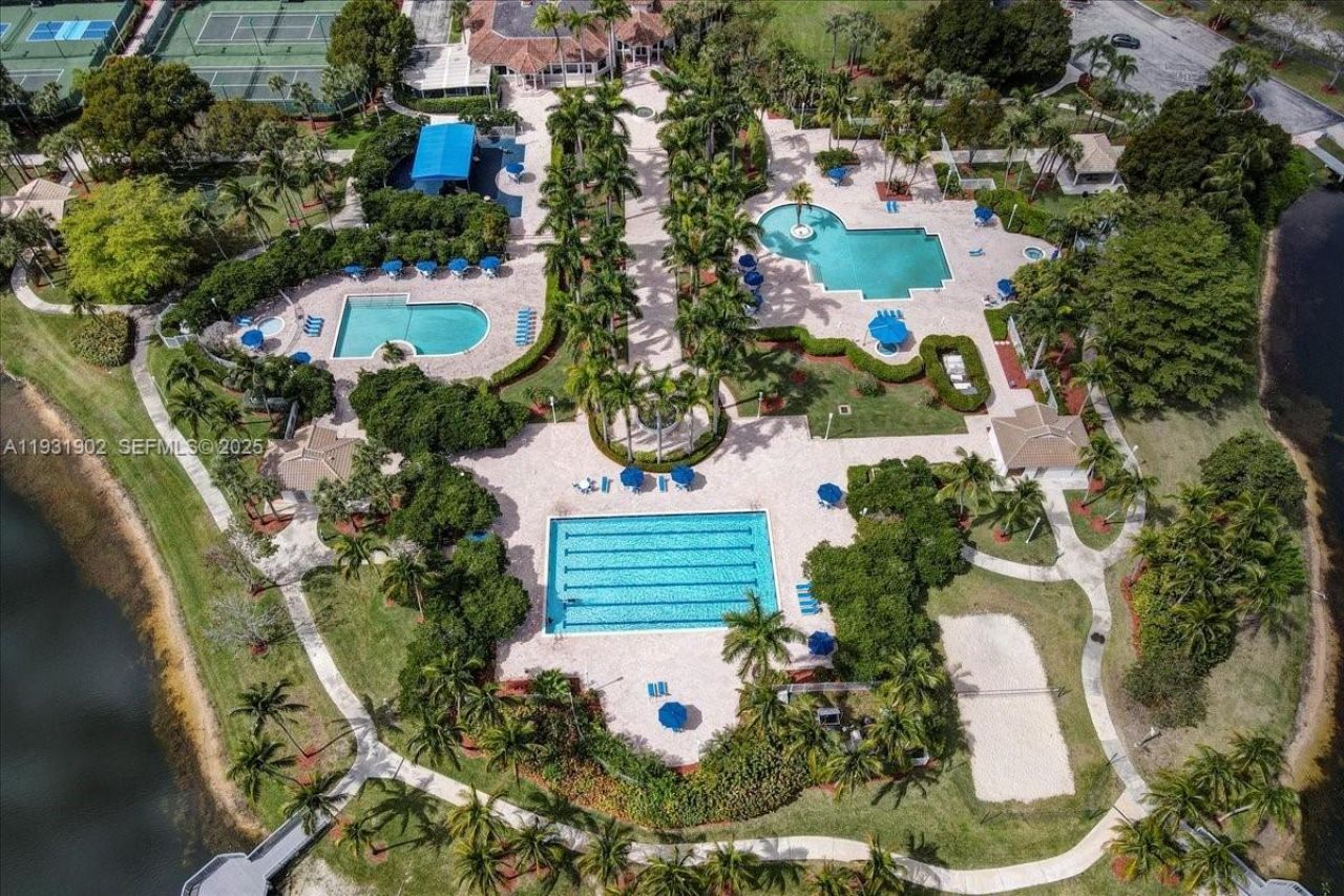 17062 NW 16th St, Pembroke Pines, FL 33028 Photo