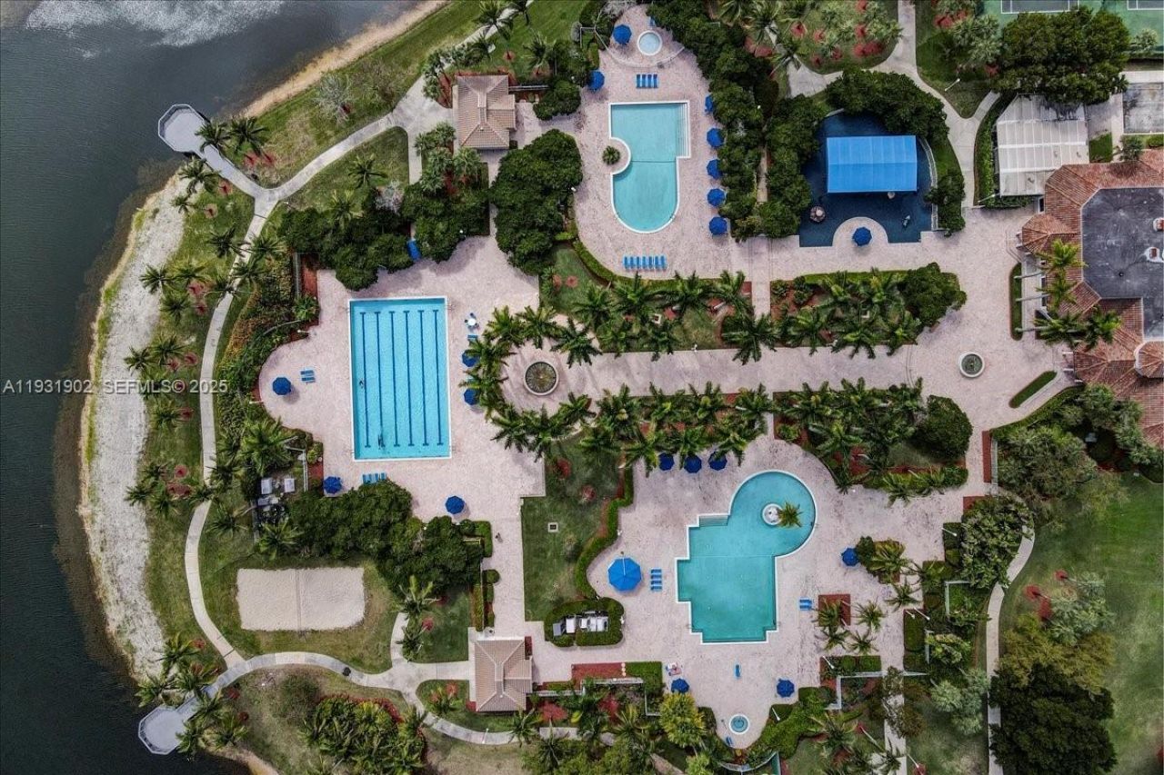 17062 NW 16th St, Pembroke Pines, FL 33028 Photo