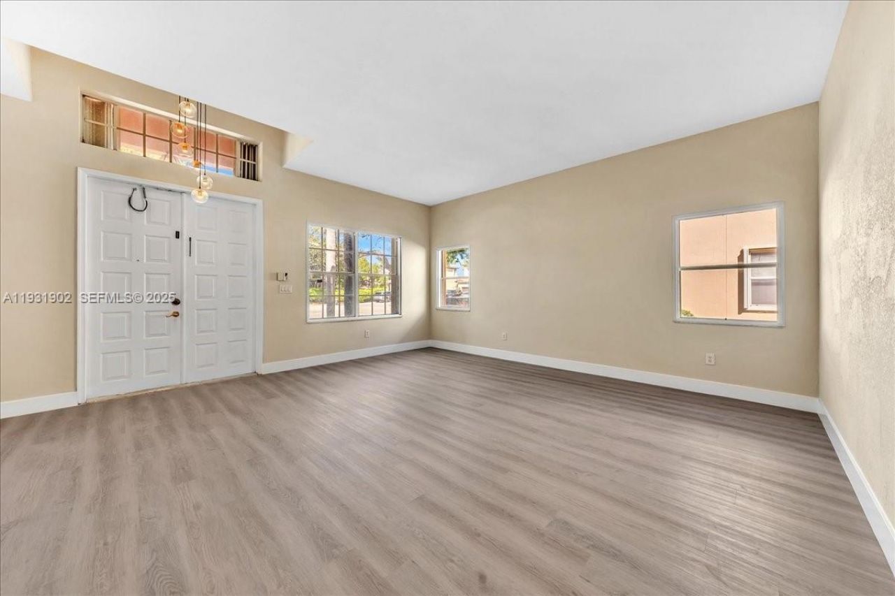 17062 NW 16th St, Pembroke Pines, FL 33028 Photo