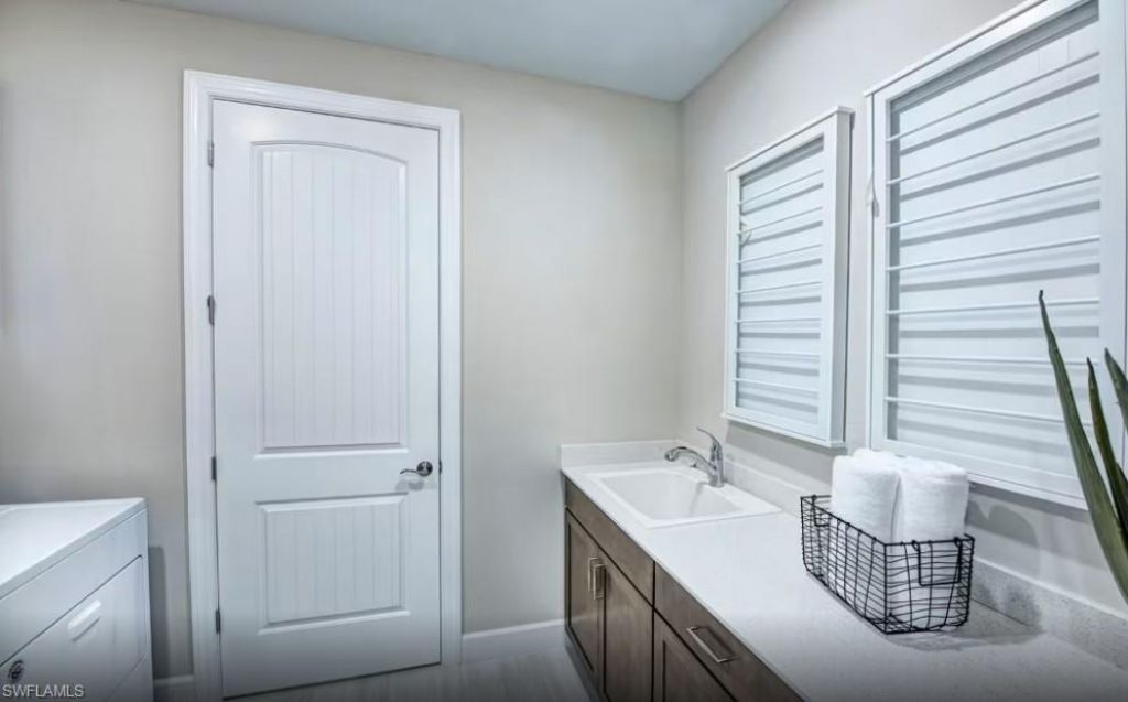 2034 Terreno Blvd, Naples, FL 34120 Photo