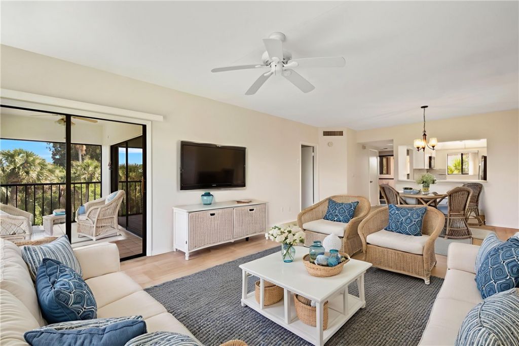 6165 S Mirror Lake Drive, Unit 307, Sebastian, FL 32958 Photo