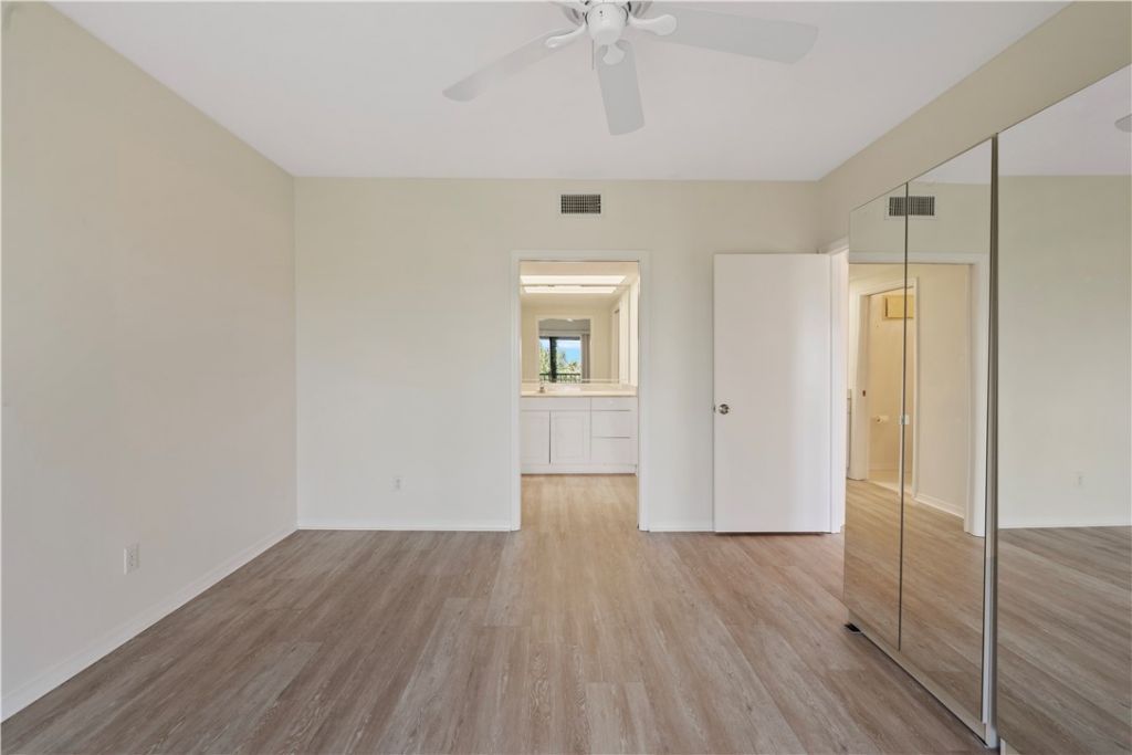 6165 S Mirror Lake Drive, Unit 307, Sebastian, FL 32958 Photo