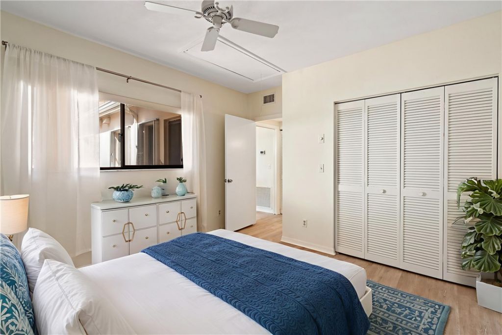 6165 S Mirror Lake Drive, Unit 307, Sebastian, FL 32958 Photo