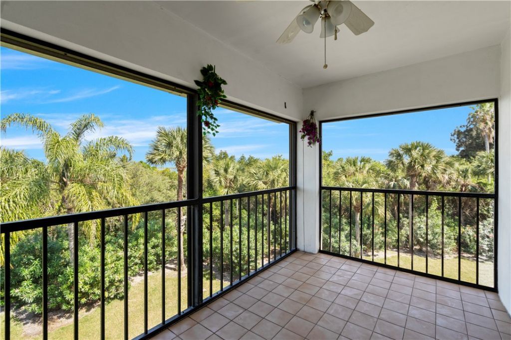 6165 S Mirror Lake Drive, Unit 307, Sebastian, FL 32958 Photo