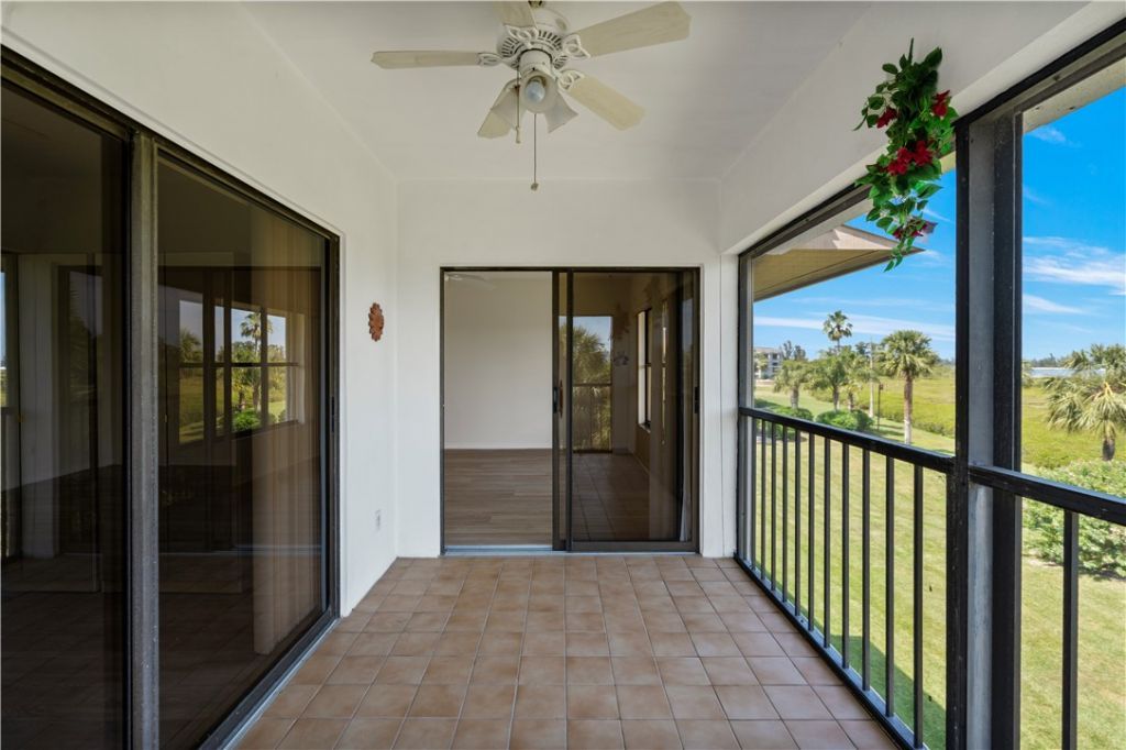 6165 S Mirror Lake Drive, Unit 307, Sebastian, FL 32958 Photo