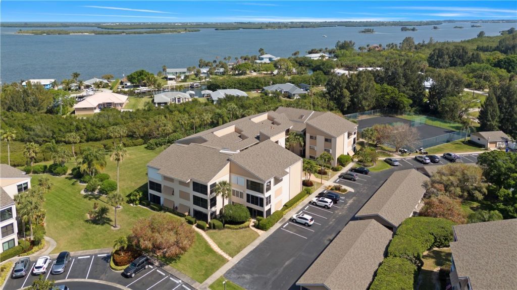 6165 S Mirror Lake Drive, Unit 307, Sebastian, FL 32958 Photo