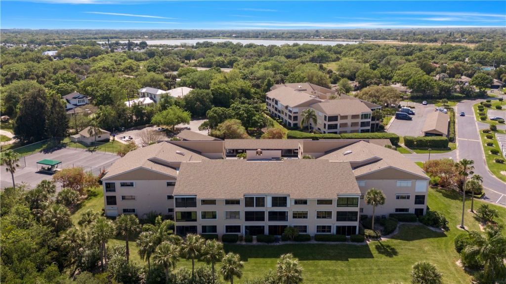 6165 S Mirror Lake Drive, Unit 307, Sebastian, FL 32958 Photo