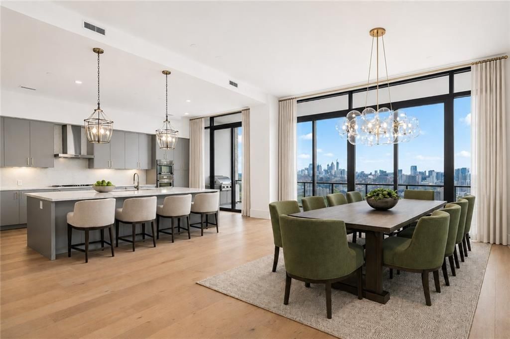 2425 Peachtree Road, Unit 1806, Atlanta, GA 30305 Main Photo
