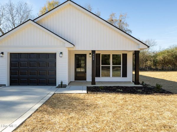 304 S West Street, Roseboro, NC 28382