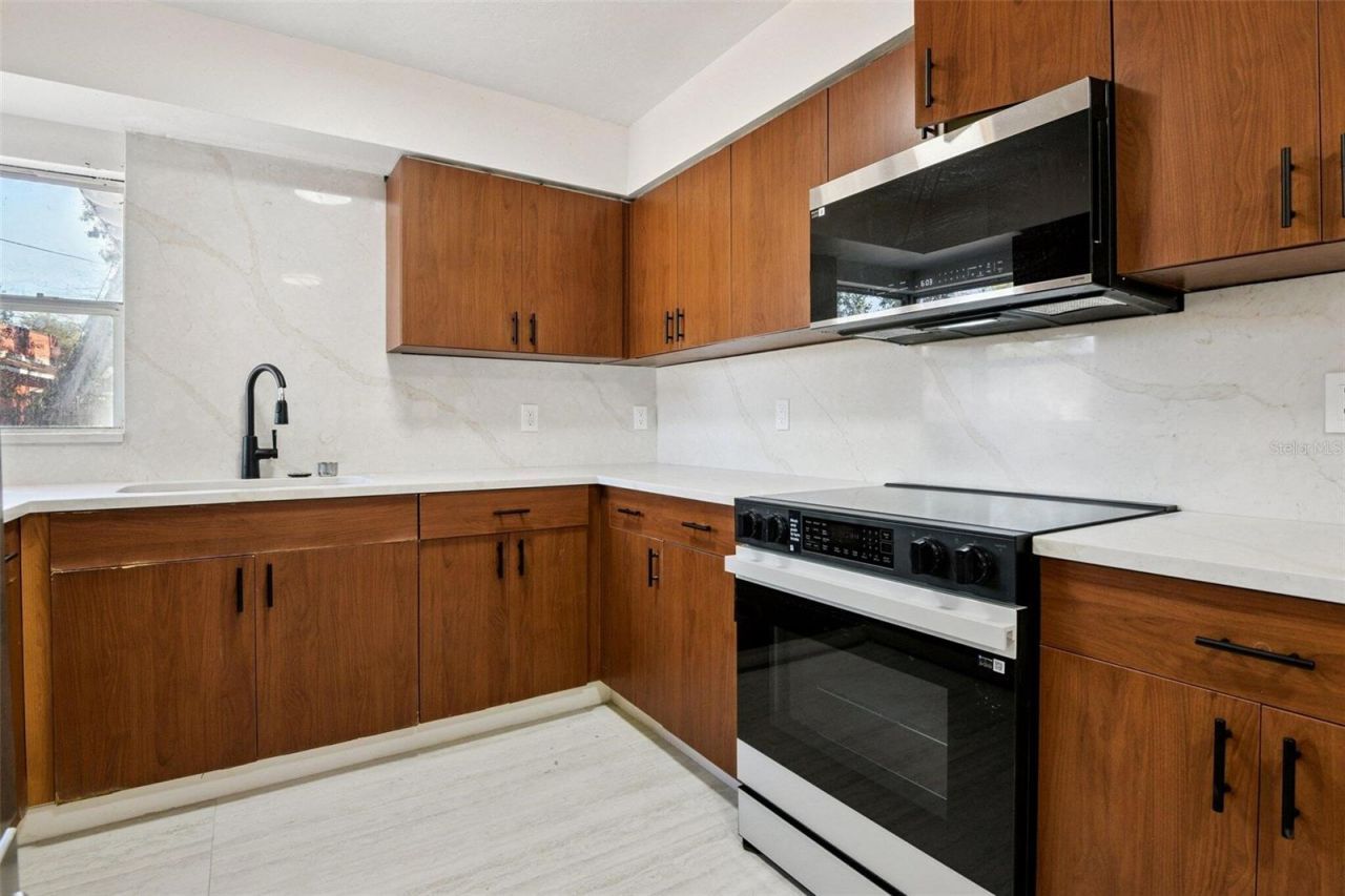 4210 Dr Martin Luther King Jr Street S, Saint Petersburg, FL 33705 Photo