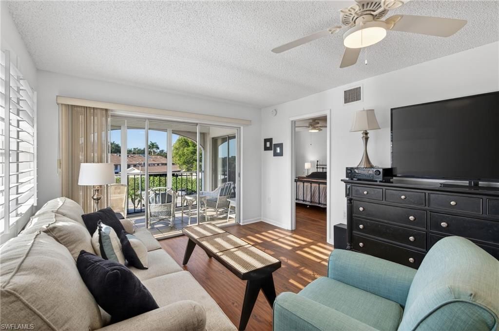 5 High Point Cir W, Unit 303, Naples, FL 34103 Photo