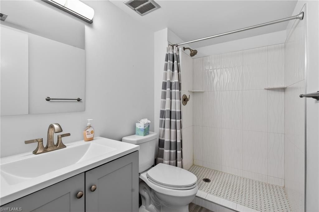 5 High Point Cir W, Unit 303, Naples, FL 34103 Photo