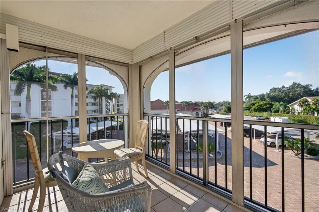 5 High Point Cir W, Unit 303, Naples, FL 34103 Photo